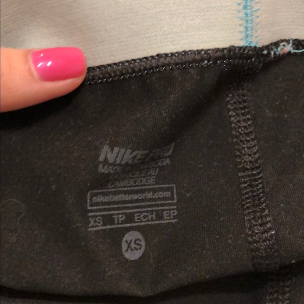 Nike Pro Dri-Fit Capri Leggings - Picture 6 of 8